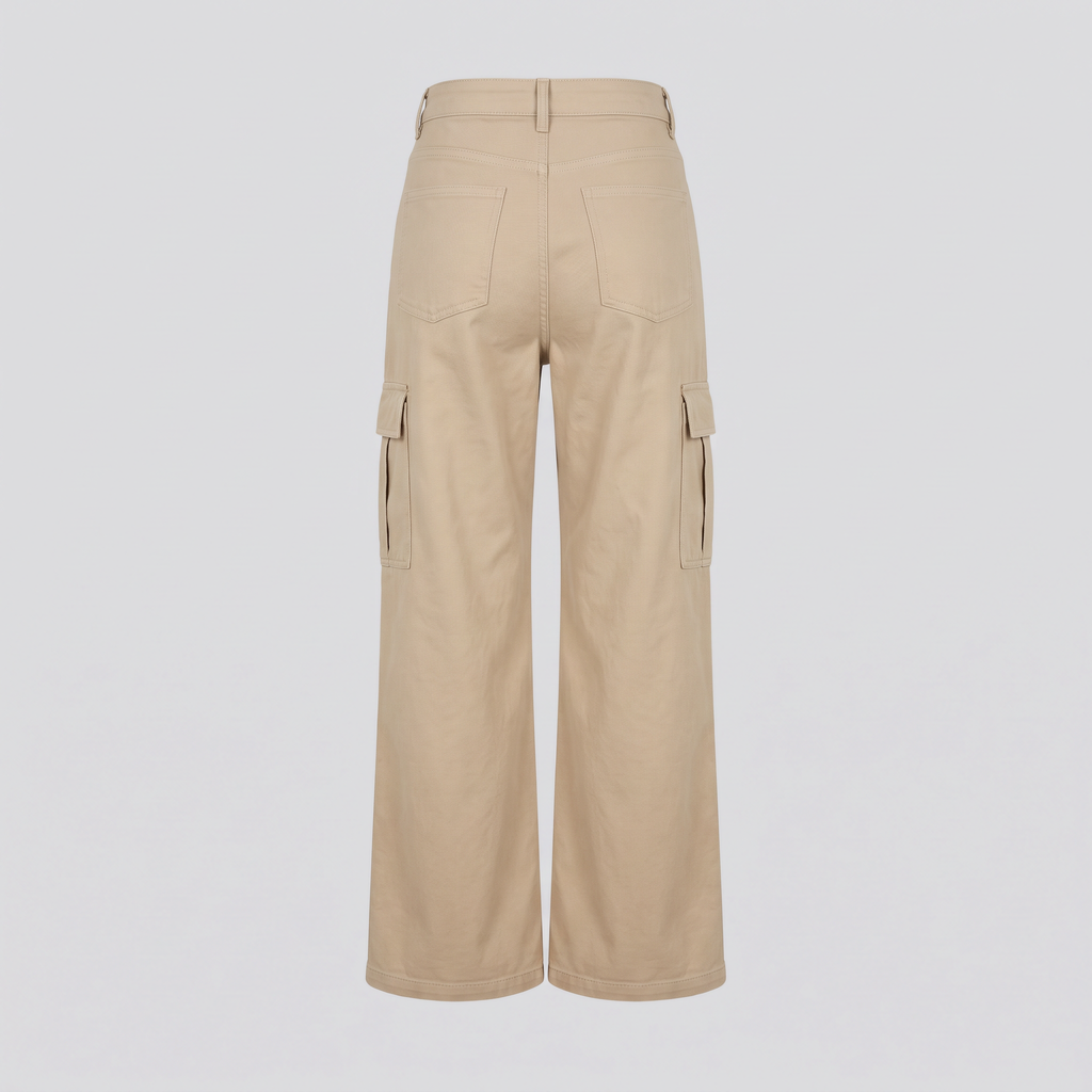 Pantalon cargo large en toile, sable, vue de dos — ASHBY & LOOM
