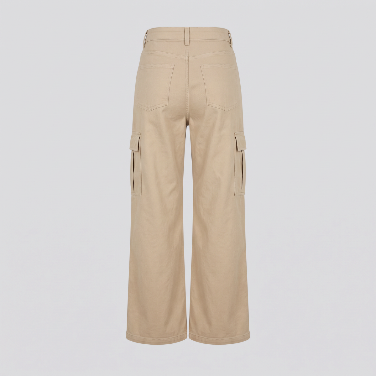 Pantalon cargo large en toile, sable, vue de dos — ASHBY & LOOM